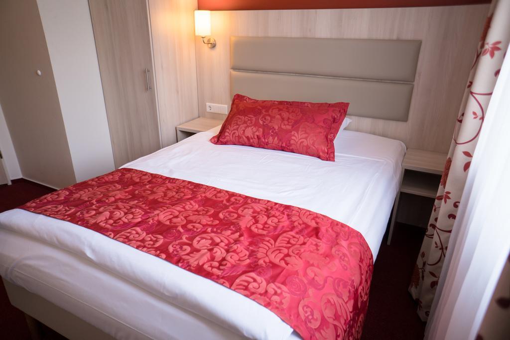 Hotel Roedelheimer Hof - Am Wasserturm Frankfurt am Main Bilik gambar
